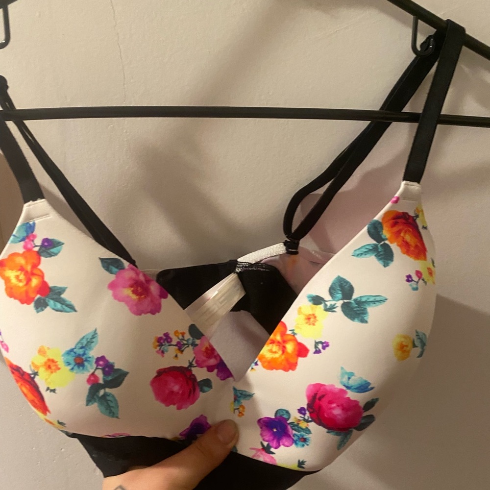 Victoria’s Secret pink wireless bra